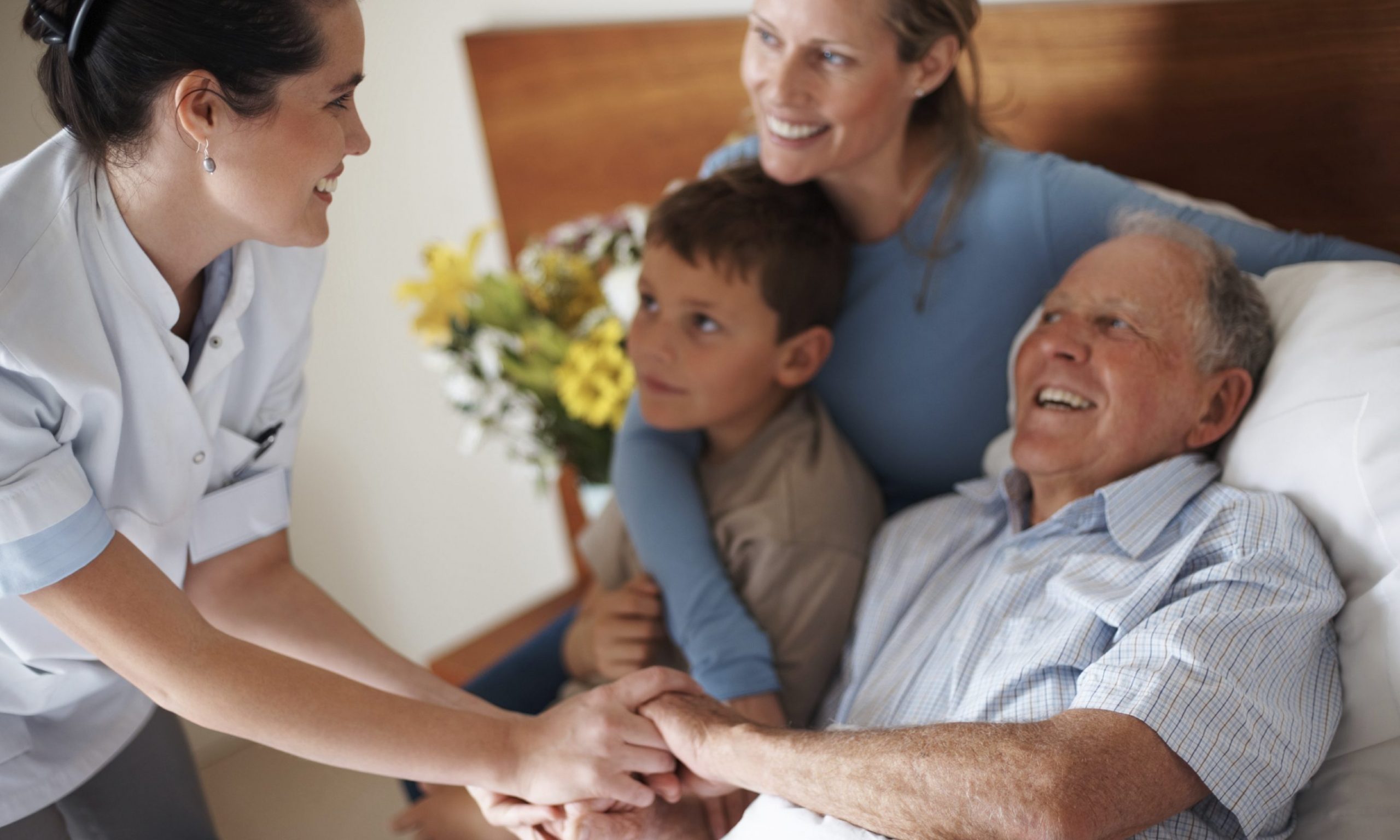 cropped-nurse-and-family-2.jpg